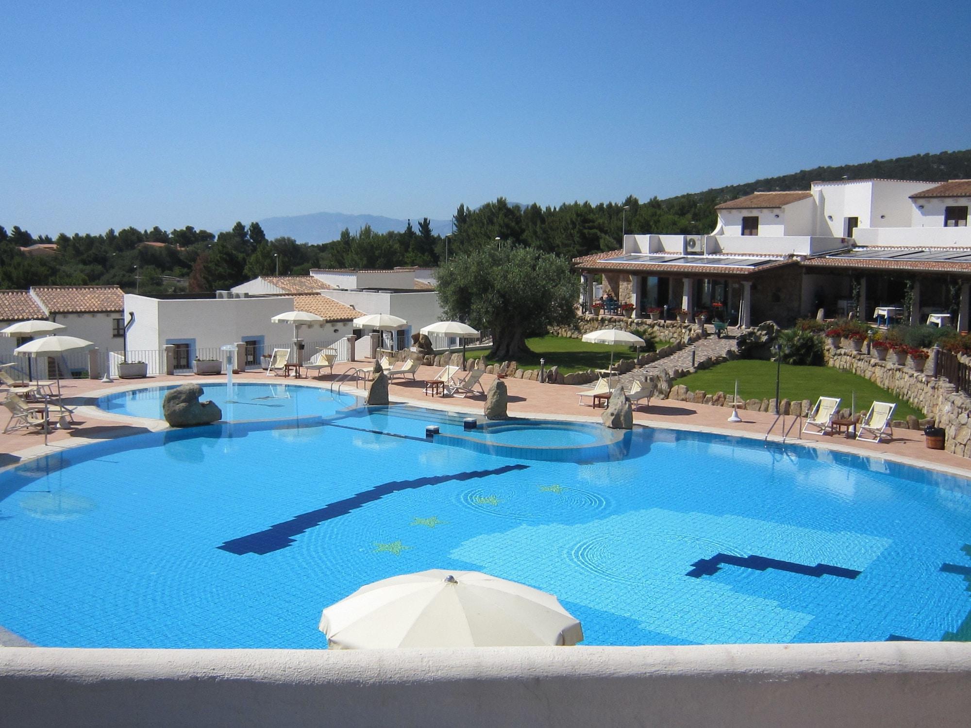 Nuraghe Arvu Hotel 4*